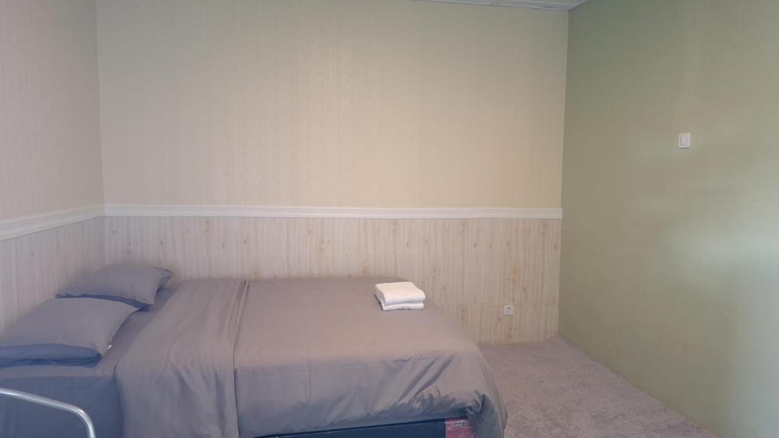 Smiley'S Homestay Berastagi Zimmer foto