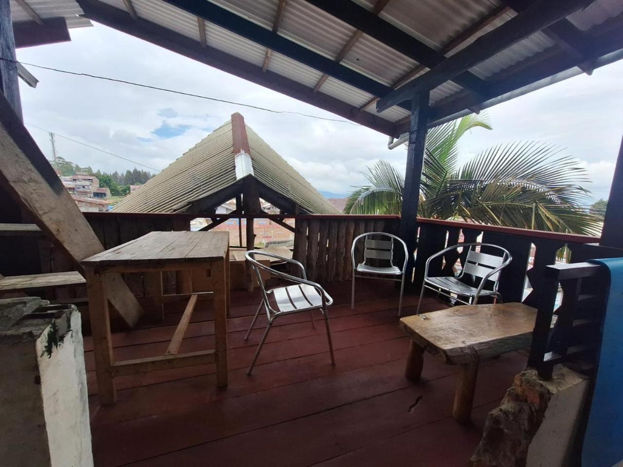 Smiley'S Homestay Berastagi Exterior foto